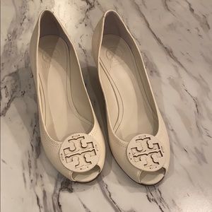 Tory Burch Sally Wedge SZ 10M